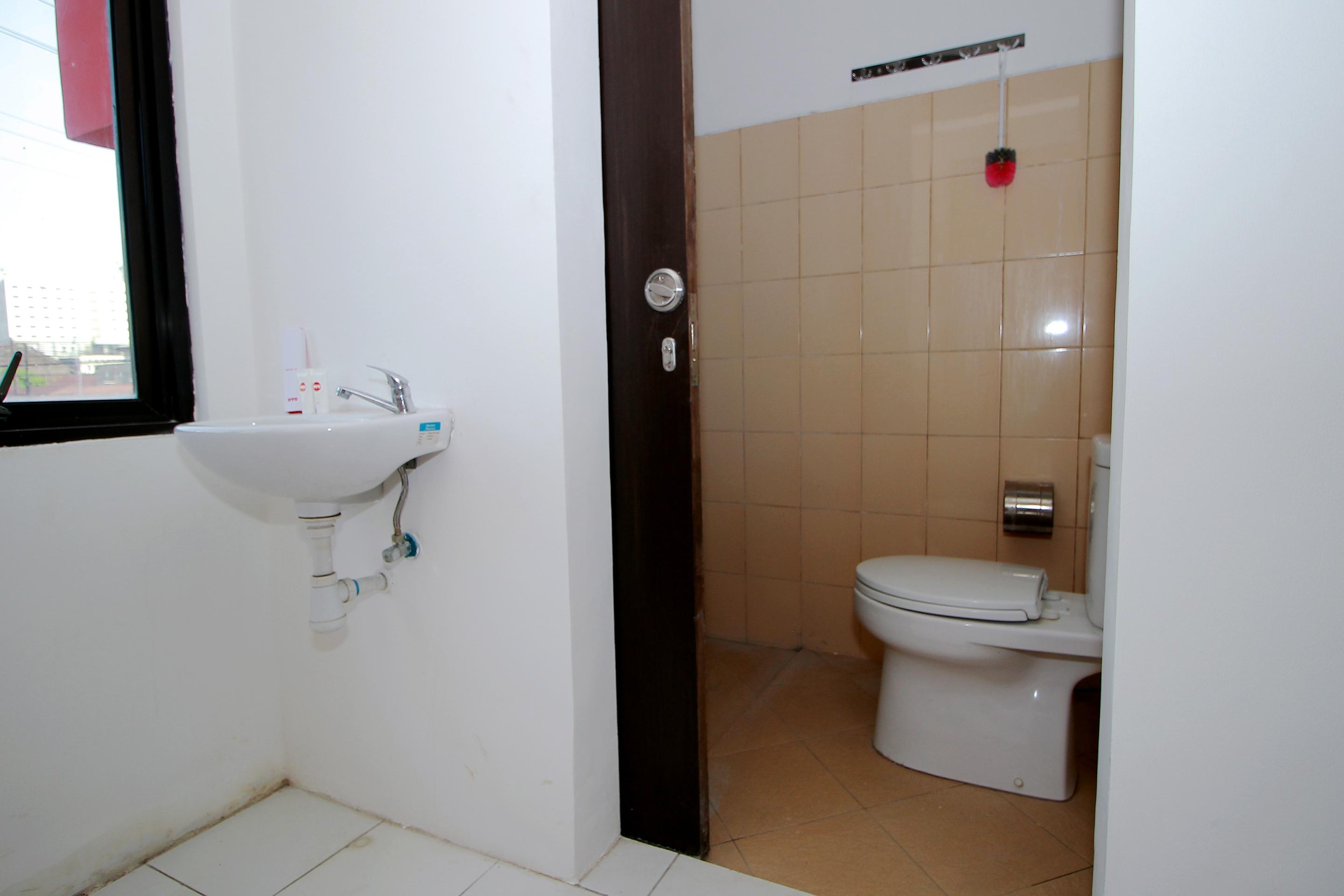 Super Oyo 1678 Jati Exclusive Homestay Бенгкулу Екстер'єр фото